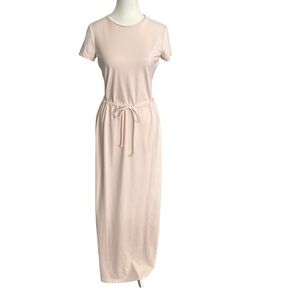 White & Warren Pale Pink Skirt Set Skirt is S
Top is M Fabric is Soft & Flowing
